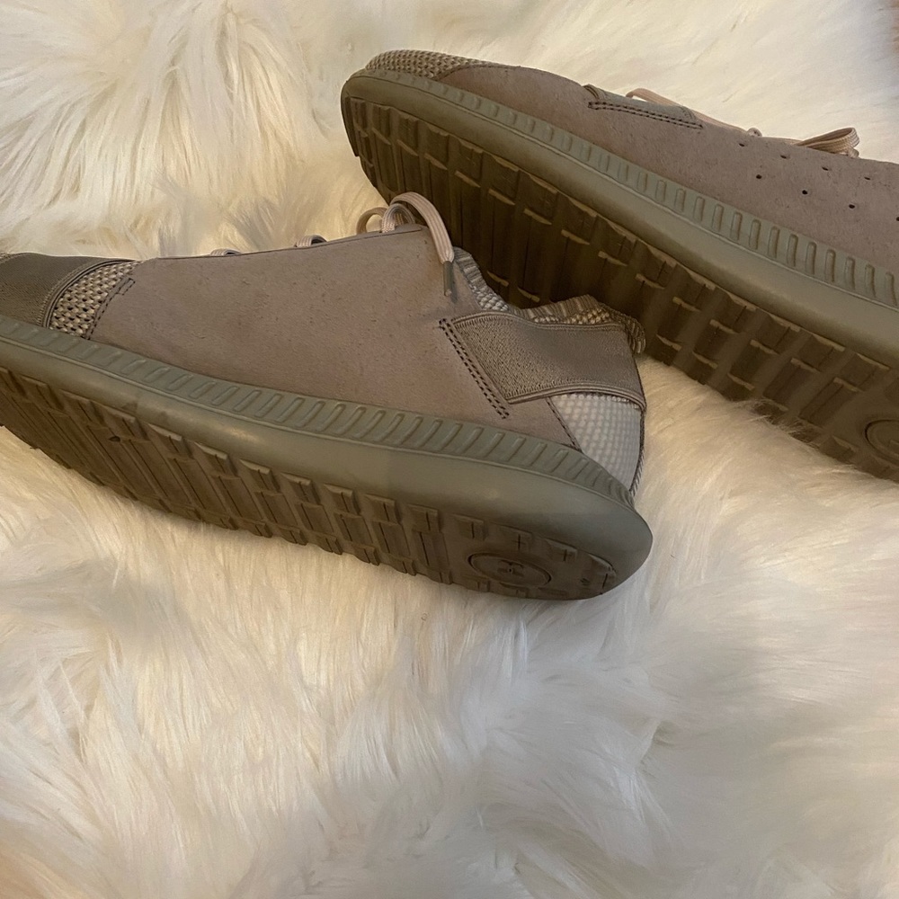 Sneakers - Picture 3 of 3